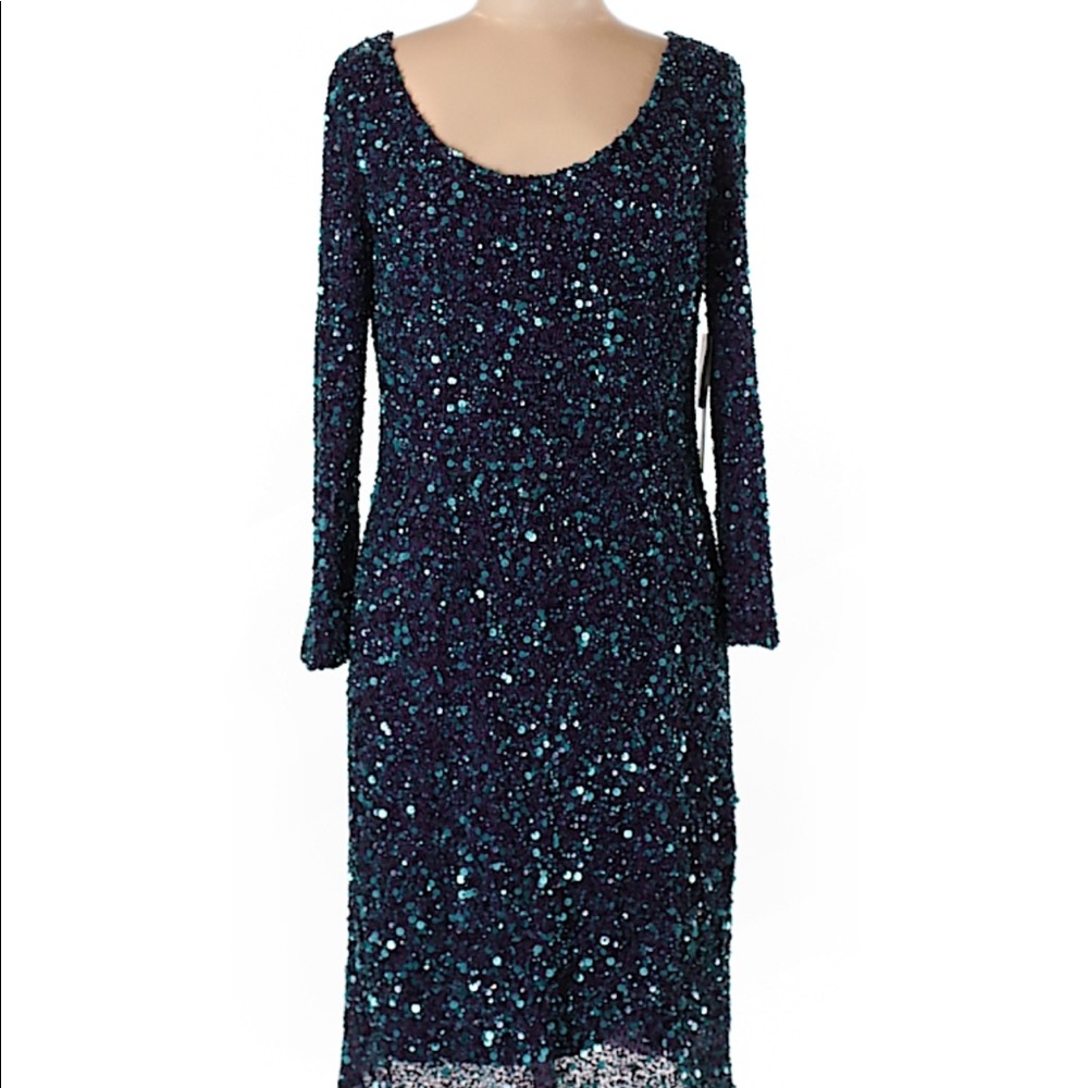 Theia Beautiful Dress sequined in a dark teal ♡
